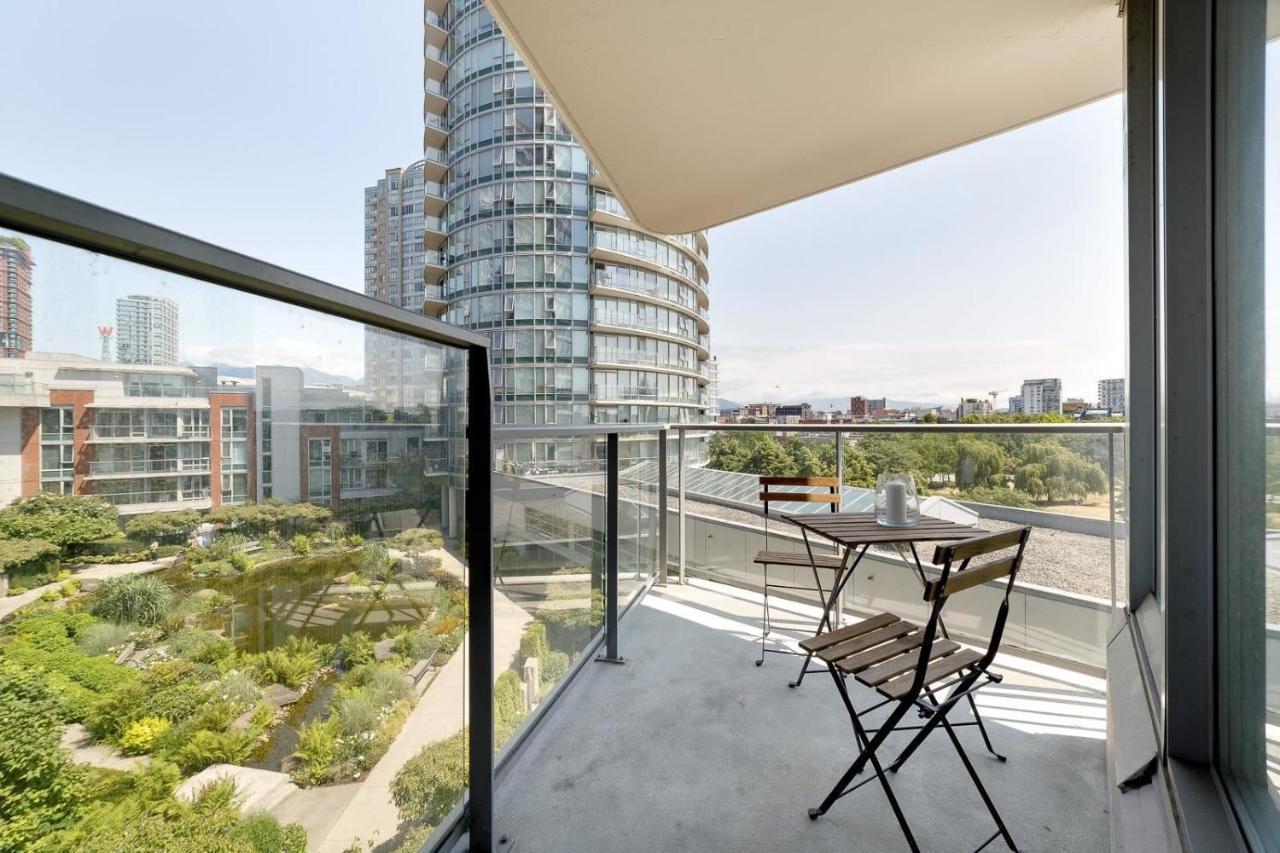 Gardenview Modern Condo With Parking, Gym, Pool, Ac แวนคูเวอร์ ภายนอก รูปภาพ