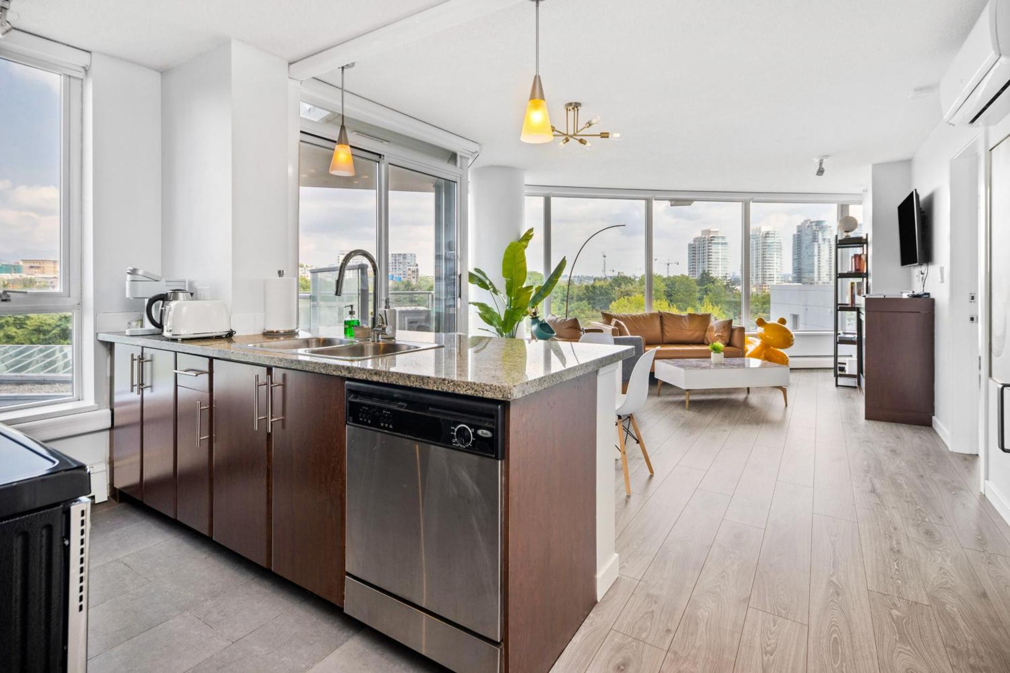 Gardenview Modern Condo With Parking, Gym, Pool, Ac แวนคูเวอร์ ภายนอก รูปภาพ